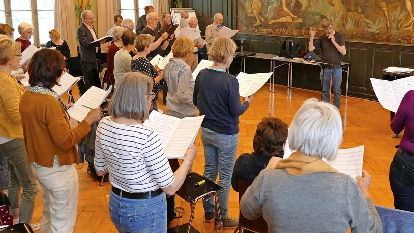 Neue musikalische Herauforderung: Der Glarner Kammerchor probt derzeit fleissig im Soldenhoffsaal in Glarus für die Aufführung der Oper «Fiorina».