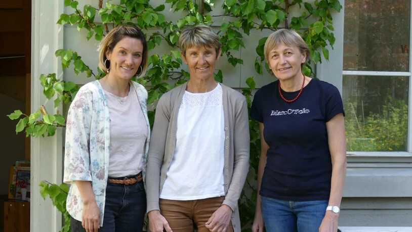 Für Verbesserungen im Kanton Glarus: Kinderärztin Kristina Schiesser (Mitte) setzt sich für Glarner Familien mit autistischen Kindern ein. Rechts neben ihr Ergotherapeutin Dorothea Jakober und links Rahel Bernhard vom Vorstand Mütter- Väterberatung Glarus