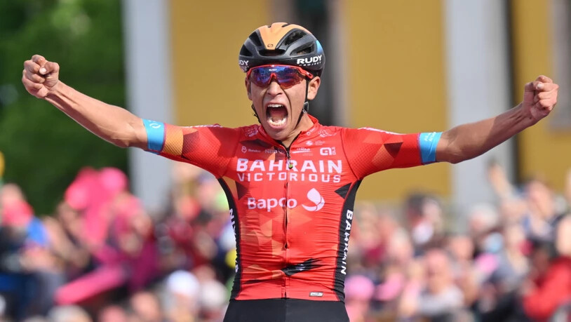 Feiert mit 22 Jahren seinen bislang grössten Erfolg als Radprofi: Der Kolumbianer Santiago Buitrago, Gewinner der 17. Giro-Etappe