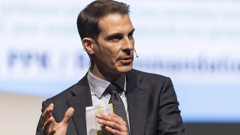 FDP-Präsident Thierry Burkart lädt die Delegierten seiner Partei zur Versammlung ins Urserntal. (Archivbild)