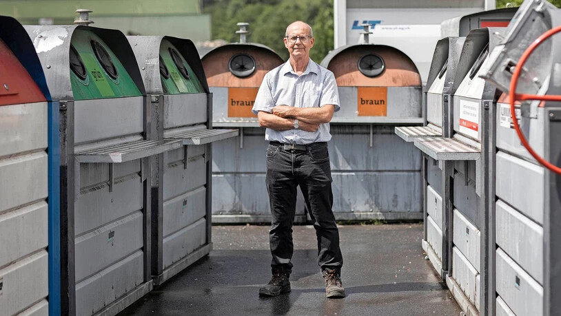 Auf der Sammelstelle: Als Jakob Marti das Amt für Umweltschutz aufgebaut hat, ist im Glarnerland Glas noch in den Kehricht gewandert.