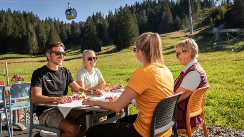 Bei Sonne ein Highlight: Kulinarische Wanderungen in den Flumserbergen, am Walensee oder auf dem Pizol.