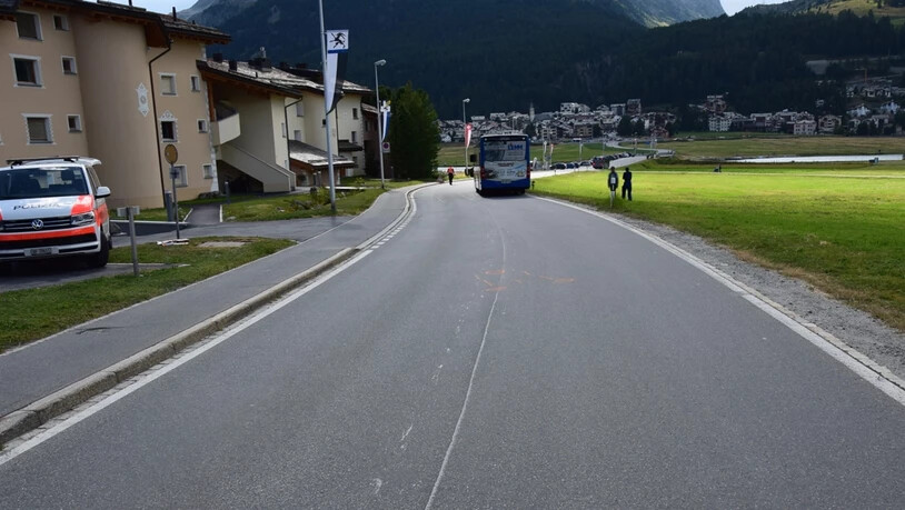 Ausgang der Ortschaft Surej: Hier kollidierte der Bus mit der 49-jährigen Velofahrerin.