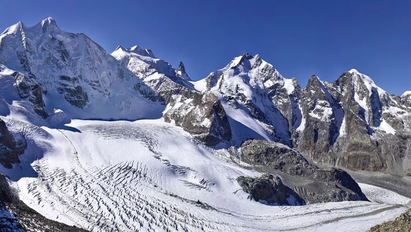 Bei Pontresina: Ein 32-jähriger Bergsteiger stürzt beim Abstieg ab und muss von der Rega ins Spital geflogen werden.