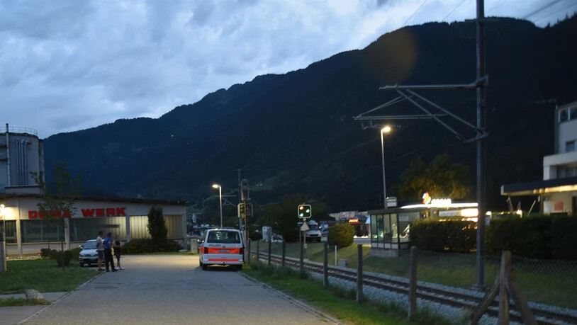 Mittelschwer verletzt: Ein 52-Jähriger stürzt mit seinem E-Scooter kopfvoran auf die Strasse.