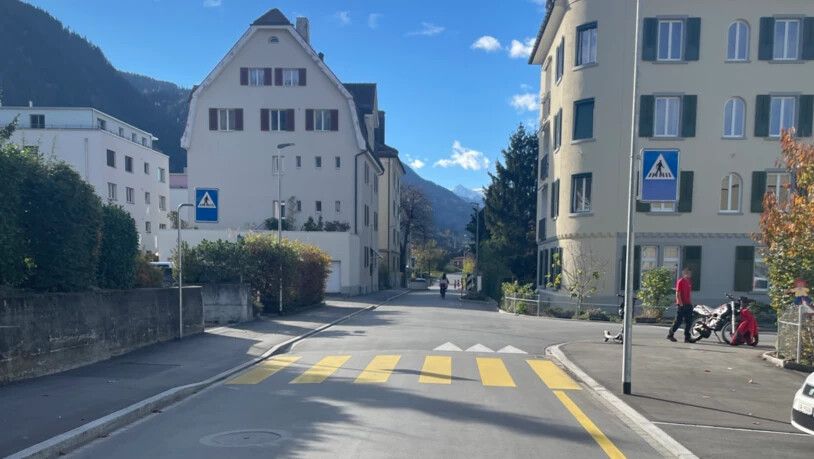 Auf der Segantinistrasse: Ein Töfffahrer übersah einen E-Scooter und es kam zur Kollision.