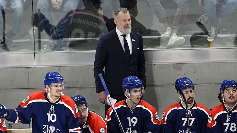 Die ZSC Lions (im Hintergrund Trainer Rikard Grönborg) scheitern in der Champions Hockey League bereits in den Achtelfinals