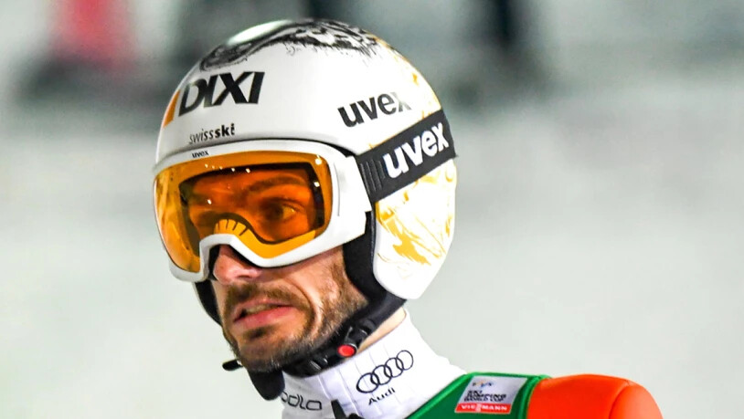 Ein nachdenklicher Killian Peier mit Blick auf die Anzeigetafel. (Archivaufnahme)