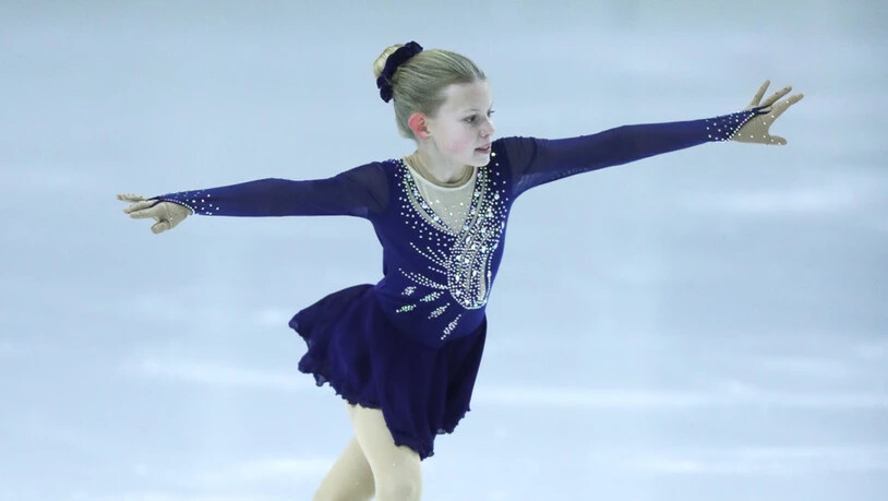 Elena: Läuferin des Eislaufclubs Flims-Surselva im Einsatz.