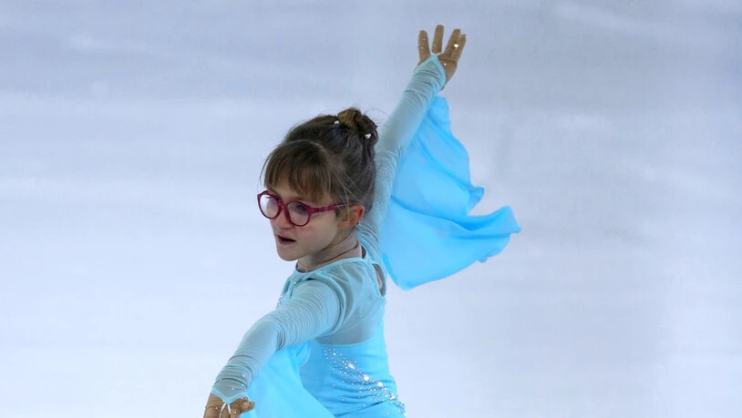 Miriam: Läuferin des Eislaufclubs Flims-Surselva im Einsatz.