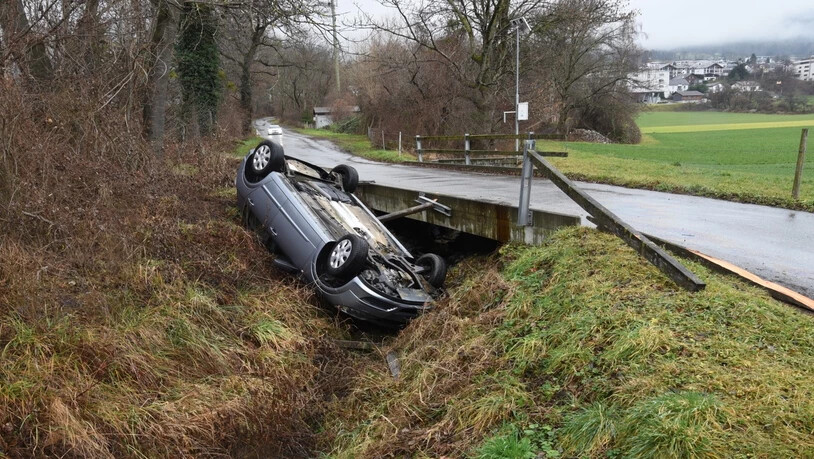 Selbstunfall in Zizers: Alle drei Mitfahrer kamen ohne Verletzung davon.