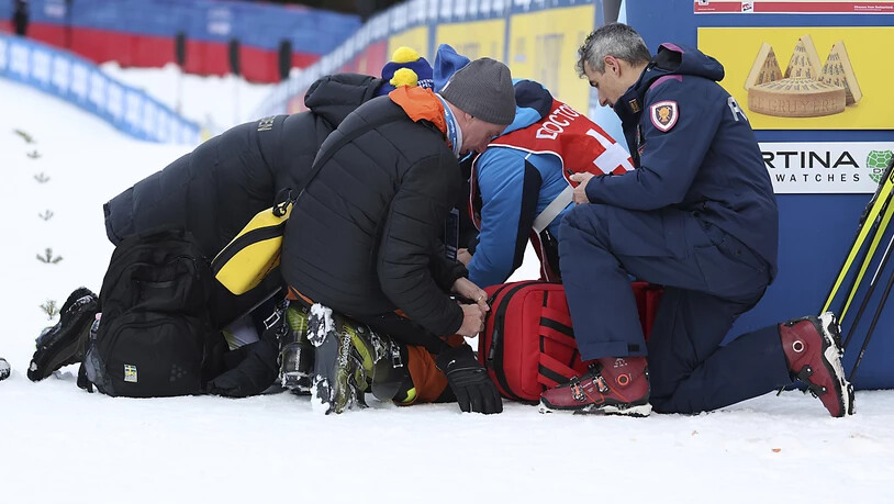 Frida Karlsson rmuss im Ziel medizinisch betreut werden.