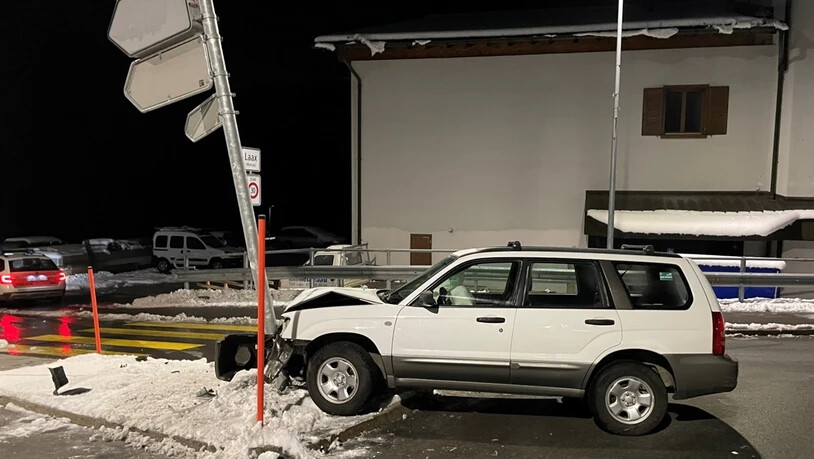 Nach dem Diebstahl: Der Täter beschädigt das Auto bei einem Unfall.