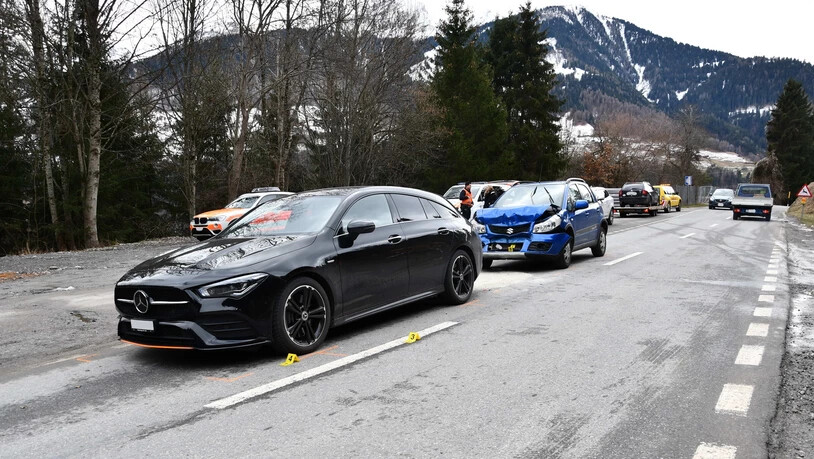 Mehrere Kollisionen: Es waren vier Autos in den Verkehrsunfall verwickelt.