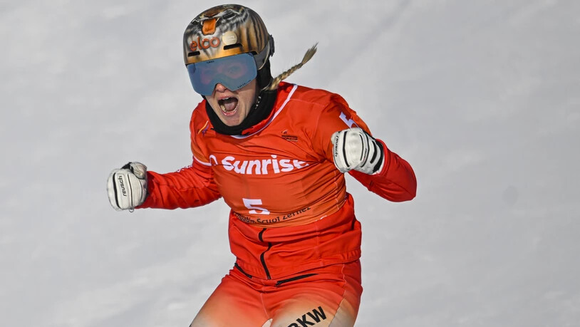 Julie Zogg: Die Schweizer Alpin-Snowboarderin schreit ihre Freude heraus.