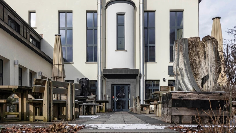 Geschlossen: Der Anschlagkasten des Restaurants «Trigonella» im Gesellschaftshaus in Ennenda ist verwaist.