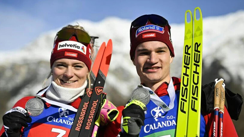 Amy Baserga und Niklas Hartweg strahlen mit der Silbermedaille