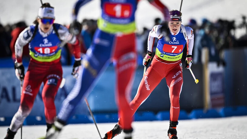 Mit herausgestreckter Zunge: Amy Baserga hat ihre Konkurrentinnen bestens im Blick.