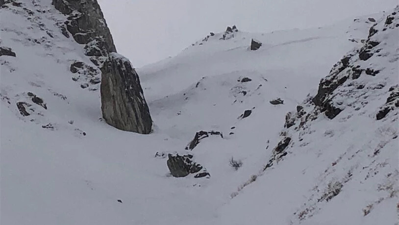 Oberhalb von Disentis: Zwei Personen sind am Samstagvormittag wegen eines Lawinenniedergangs verstorben.