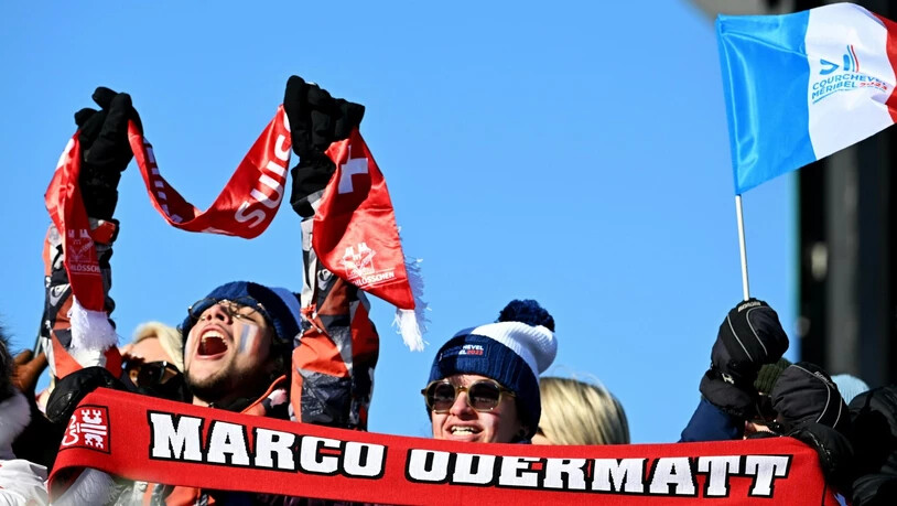 An Unterstützung mangelt es nicht: Fans von Marco Odermatt sind an der WM in Frankreich vor Ort.