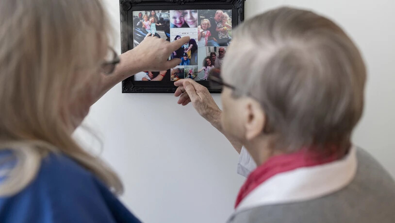 «Am Anfang war es für mich schwer. Ich wollte es nicht wahrhaben, dass sie immer mehr Sachen, wie zum Beispiel Haare kämmen oder Zähneputzen, nicht mehr selber ausführen kann. Obwohl ich ja den Ablauf der Krankheit kannte, hatte ich Mühe, das zu akzeptieren», erzählt Schwitter.
