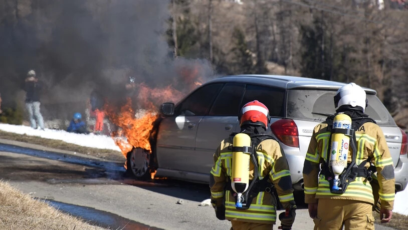 Schnell gelöscht: Die Feuerwehr Lumnezia wurde von einem Anwohner alarmiert.