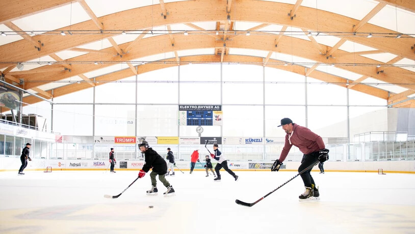 Noch einmal feiern: Bevor das Eis schmilzt, wird die GLKB-Arena noch einmal zur Festhütte.