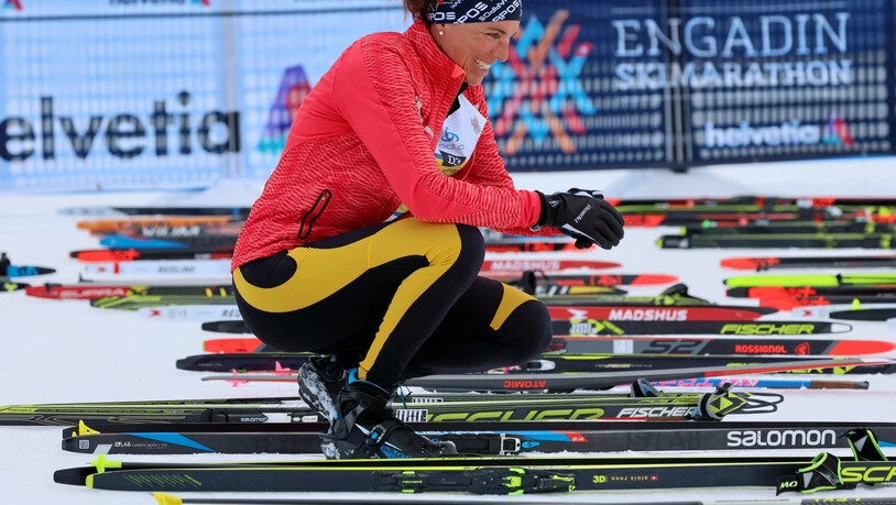 Riesige Auswahl: Diese Läuferin könnte bei all den Langlauflatten schon fast aussuchen.