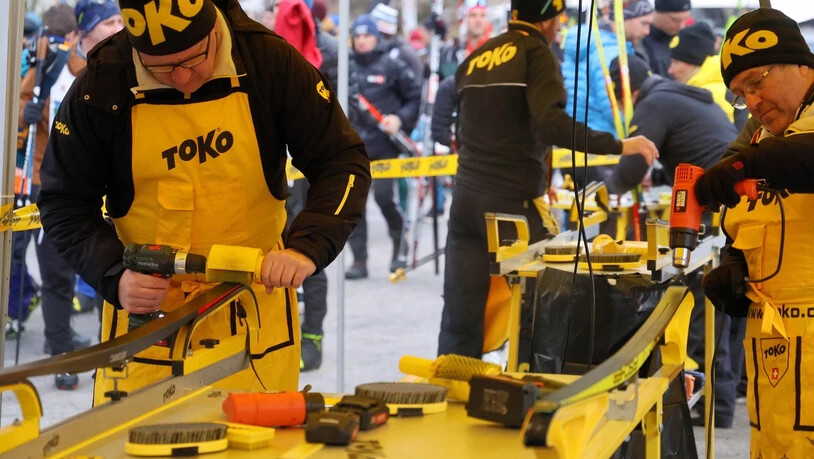 Letzter Schliff: Die Langlauflatten werden für den Engadin Skimarathon präpariert.