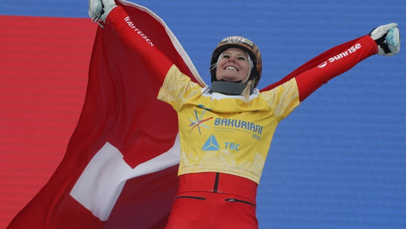 Julie Zogg jubelt nicht nur an der WM in Bakuriani, sondern auch beim Weltcup-Finale.