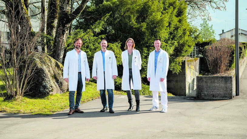 Das Team der Orthopädie und Traumatologie am Spital Linth: Jan Miestereck, Markus Berthold, Fleur Verhulst und Dr. med. Markus N. Press (v.l.n.r.). 