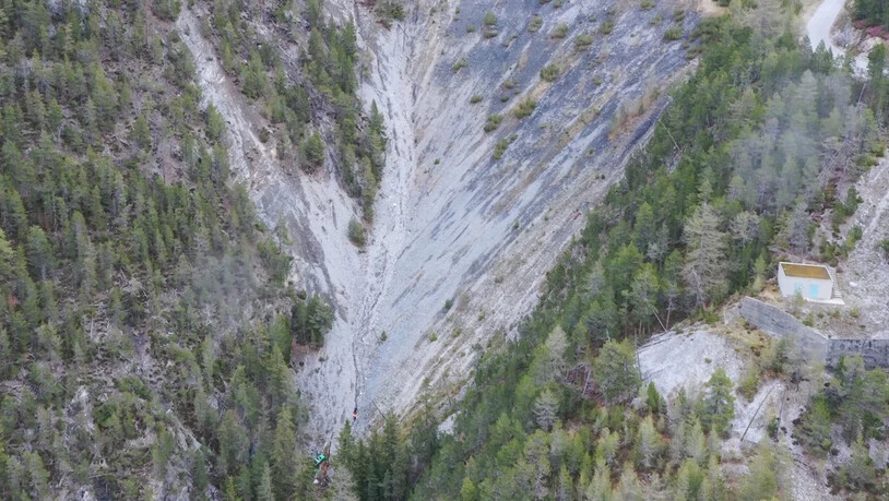 Von Strasse abgekommen: Ein seit Dienstagabend vermisstes Ehepaar ist am Donnerstagnachmittag tot aufgefunden worden.