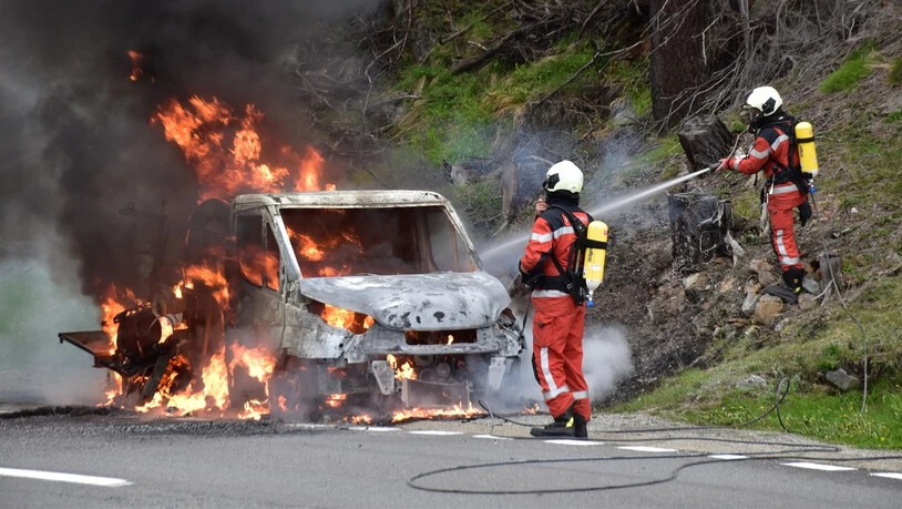 Ausgebrannt: Vom Lieferwagen blieb nicht mehr viel Übrig.