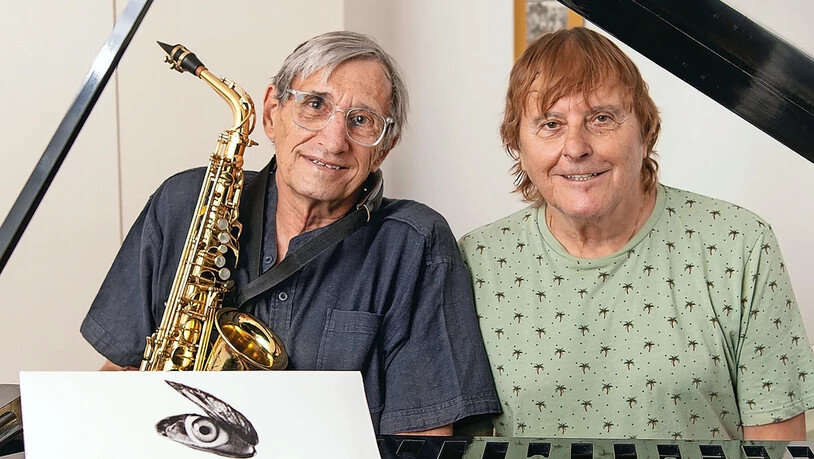 Von der Neuauflage überrascht: Saxofonist Stefan Schneller und Pianist Donat Beer (von links) freuen sich, dass der Tonträger ihres Jazz-Quintetts von einem englischen Plattenlabel als «Meisterwerk der 70er-Jahre» gefeiert wird.