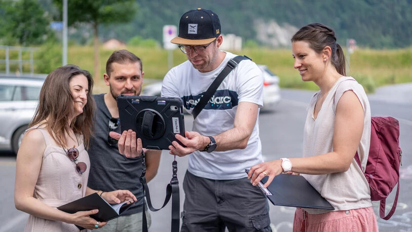 3D-Erlebnisse dank Technik: Mit dem iPad können Teilnehmerinnen und Teilnehmer den Outdoor Escape Room antreten.