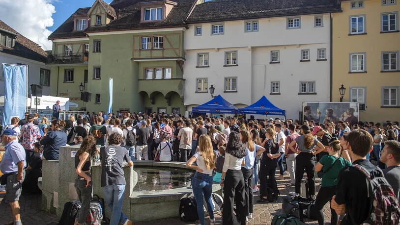 An der Kick-Off Veranstaltung wurden alle Neustudierenden der FH Graubünden auf dem Arcasplatz in Chur begrüsst. 
