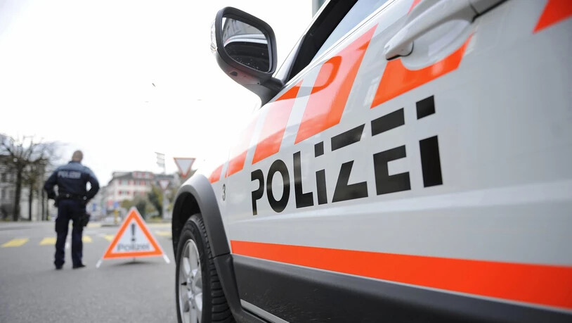Motorradfahrer: Fährt mit überhöhter Geschwindigkeit