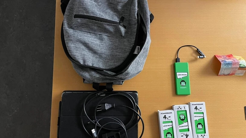 Diebesgut: Ein Teil der mitgeführten Sachen der Diebstähle in Thusis. 