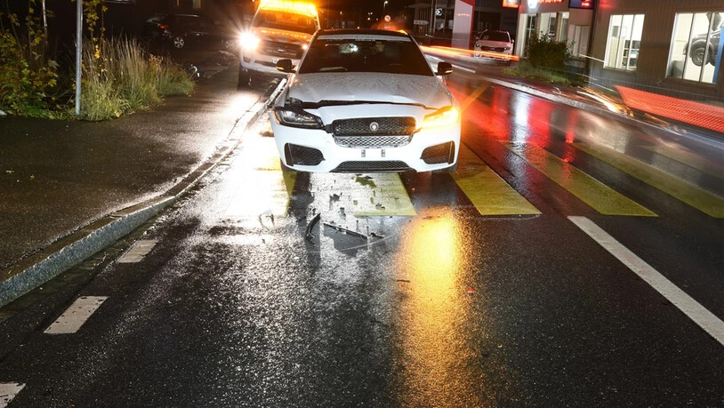 Auffahrkollision: In Domat/Ems wurden bei einem Unfall mehrere Personen verletzt.