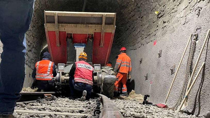 Unfallort Tunnel: Hier fuhr der Dumper auf einen stehenden Bauzug auf.