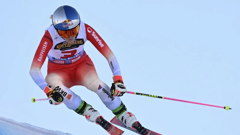 Fanny Smith schluckt die Bodenwelle. Die Skicrosserin fährt auch in ihrer 15. Weltcupsaison vorne mit