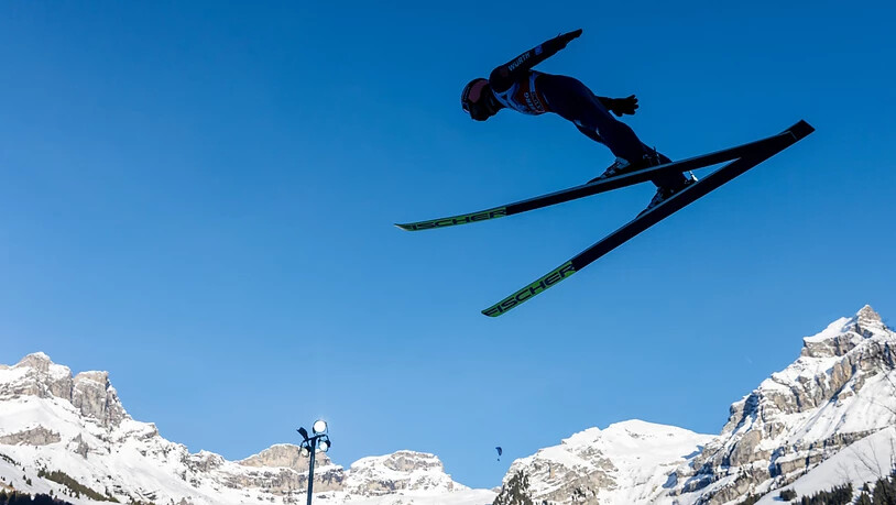 Pius Paschke flog vor Weihnachten im ersten der zwei Weltcupspringen in Engelberg allen davon