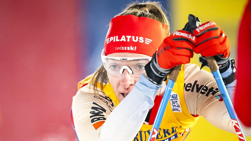 Nadine Fähndrich blickt im Ziel auf die Anzeigetafel