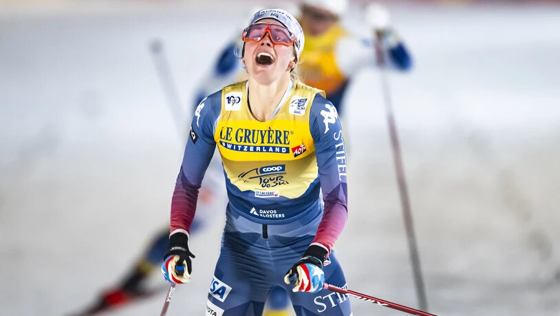 Jubelschrei: Jessica Diggins läuft als Dritte aufs Podest. 