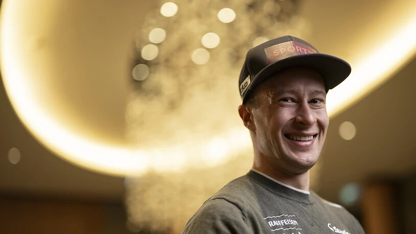 Lächelt als Tour-de-Ski-Fünfter in die Kamera: Beda Klee