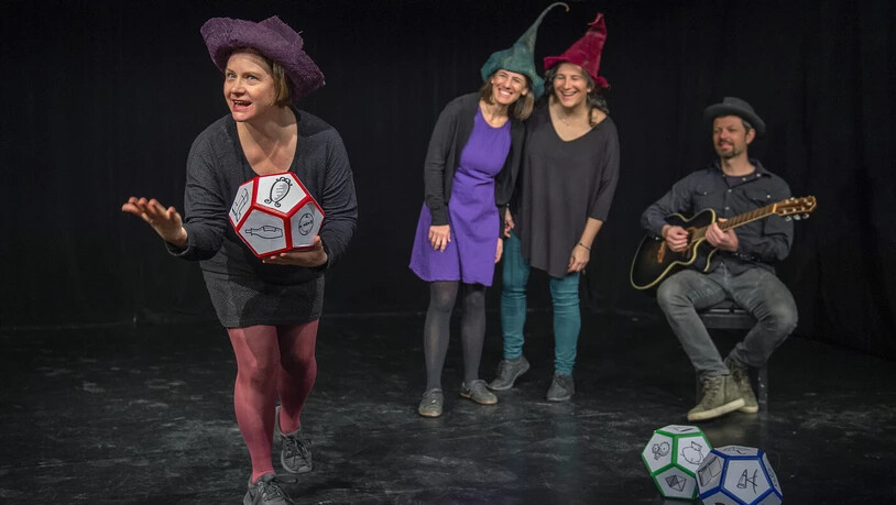 Die Improvisations-Theatergruppe Fabulaturas erzählt in der Klibühni in Chur Märchen aus dem Geschichtenland. Den Input dazu geben Kinder aus dem Publikum. 
