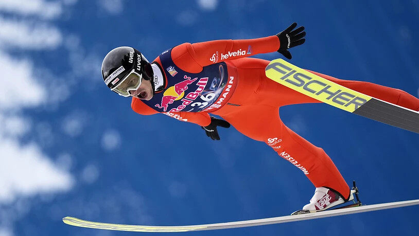 Gregor Deschwanden steigerte seine Bestweite mit einem Flug auf 235 Meter um vier Meter