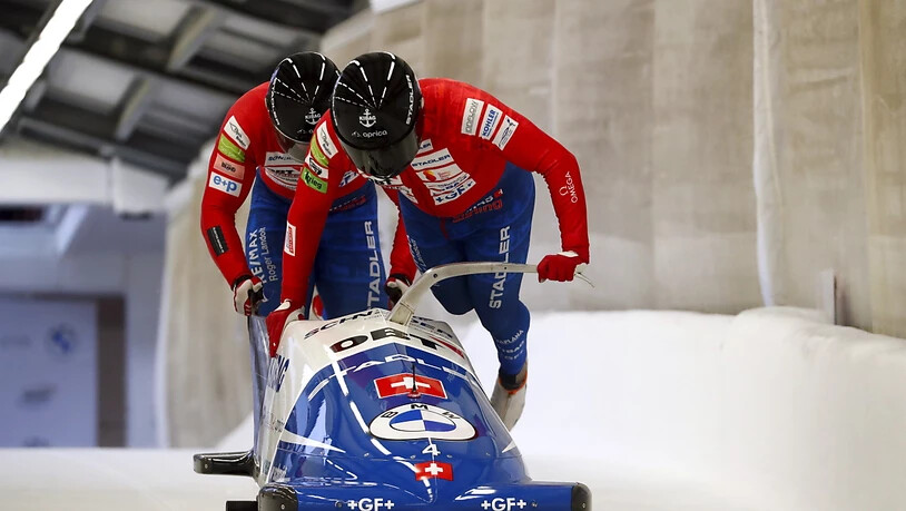 Wenig später schafft es Haslers Lebenspartner Michael Vogt zusammen mit Anschieber Sandro Michel im sechsten Zweierbob-Rennen dieser Weltcup-Saison zum vierten Mal aufs Podest