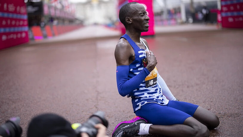 Kelvin Kiptum hatte vor gut vier Monaten den Chicago-Marathon in der Weltrekord-Zeit von 2:00:35 Stunden gewonnen. (Archivbild)