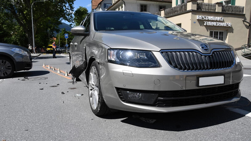 Hoher Sachschaden: In der Churer Innenstadt prallten zwei Autos ineinander.